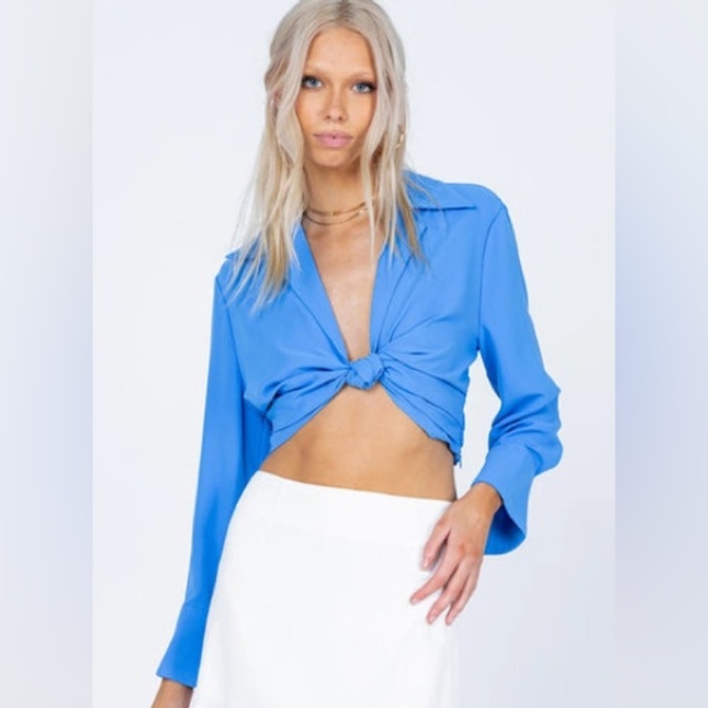 NWT Lioness French Kiss Twist Shirt